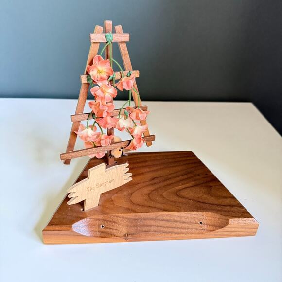 Hummel Goebel Collectors‎ Club Wood Display Stand "The Surprise" NO FIGURINE C1 - Picture 1 of 5